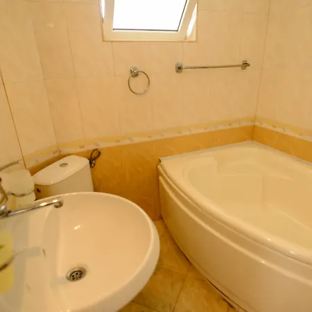 Dom Mladenovi 3* Sozopol