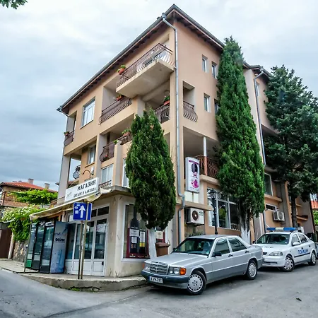 Dom Mladenovi Sozopol